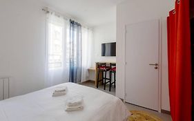 La chambre Liberté 1, SDB privative et TV, Cuisine Salon Partagés, confort et hypercentre